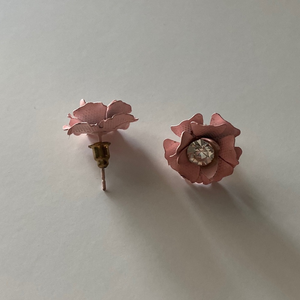 Flower Studs ❗️SOLD❗️ - Picture 2 of 2